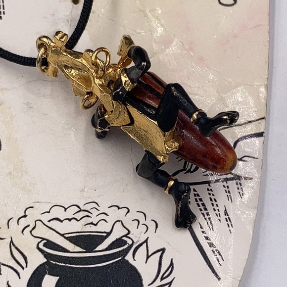 Rare Set Tribal Bakelite Drummer Figurals Original Card - Picture 6 of 7